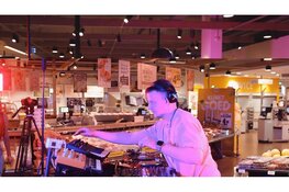 Heemskerkse DJ Virato lanceert video Supermarket DJ Set