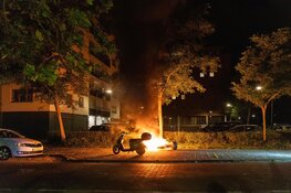 Scooterbrand aan Gerard Ravestraat in Haarlem