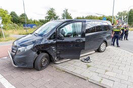 Flinke aanrijding op Prins Bernhardlaan in Haarlem