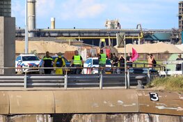 Extinction Rebellion blokkeert opnieuw cruiseschip, politie grijpt in