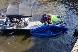 Hulpdiensten groots uitgerukt voor afgedreven bootje in Haarlem