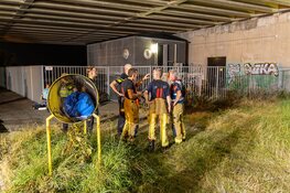 Jongeren springen van brug A9 bij Zijkanaal C