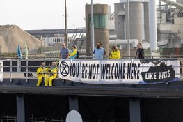 Activisten van Extinction Rebellion blokkeren wederom cruiseschepen