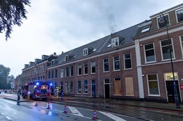 Brandweer rukte massaal uit naar brand in dak in Haarlem