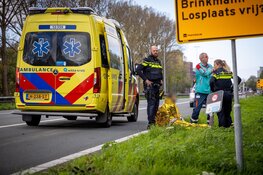 Auto te water gereden langs N205 in Haarlem