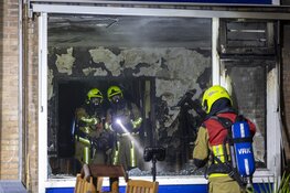 Veel rookontwikkeling en enorme schade bij brand in Warmenhovenstraat IJmuiden