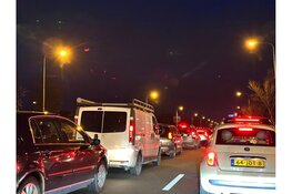 Velsertunnel afgesloten door te hoge vrachtwagen