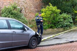 Auto tegen lantaarnpaal gereden in Driehuis