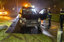 Automobilist vliegt uit de bocht en neemt de benen in Velserbroek