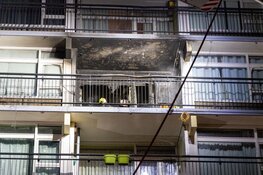 Veel schade bij brand in woning van flatgebouw in Haarlem