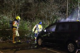 Auto in brand op Raafstraat in IJmuiden
