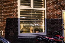 Ruit ingegooid in Velsen-Noord