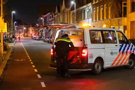 Straat afgezet door explosie bij woning in Haarlem