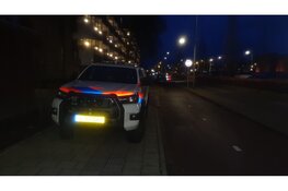 Fietser gewond na botsing met omver gereden lantaarnpaal