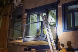 Kat vast op balkon van flat in Beverwijk