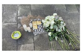 Onthulling struikelstenen familie Snijders