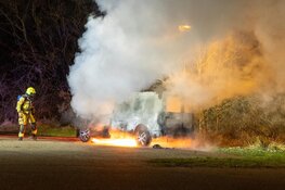Bestelbusje uitgebrand op parkeerplaats in Overveen