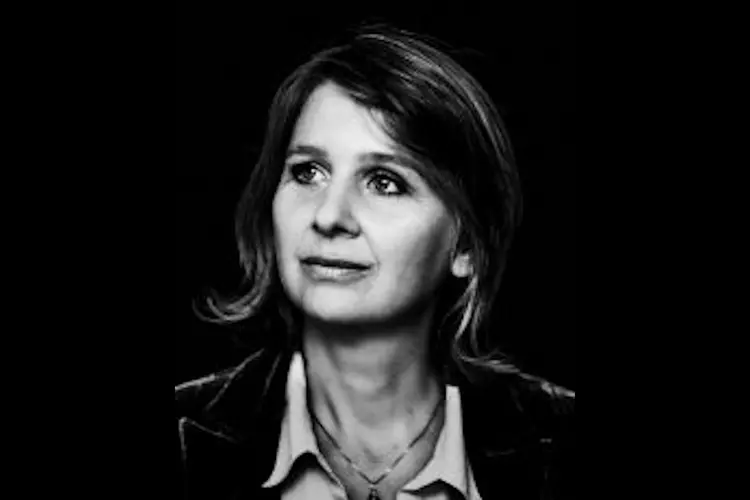 Schrijfster van boek Opmerkelijke Vrouwen in Kennemer Theater!