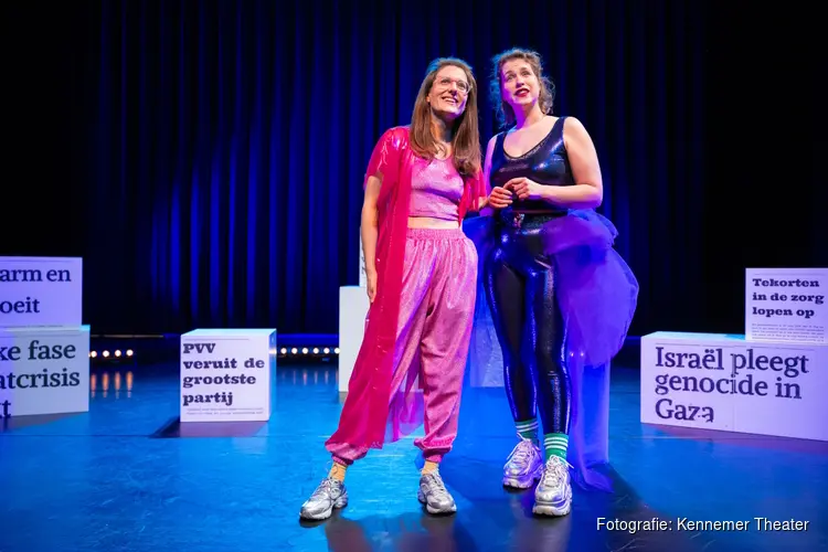 Zwoele stemmen achter podcast DAMN, HONEY nu in het theater!