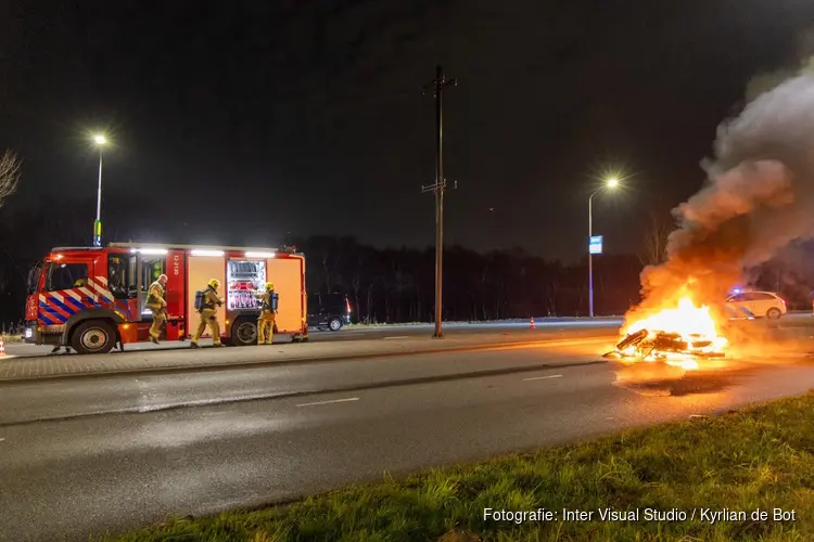 Motorfiets vliegt in brand bij ongeluk in Haarlem