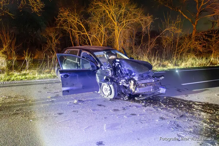 Auto total-loss bij eenzijdig ongeval in Overveen, één gewonde