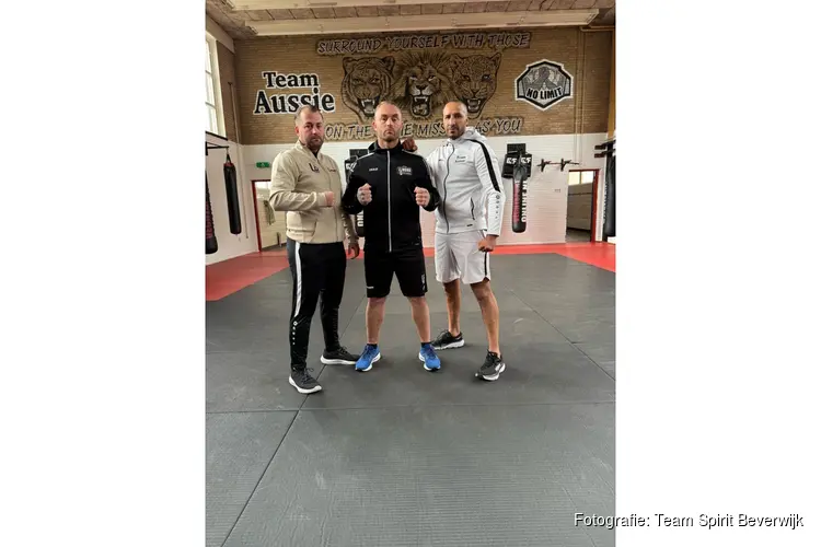 Brian Douwes (Team Spirit) op 5 april in de ring tijdens Glory 99 - Last Heavyweight Standing