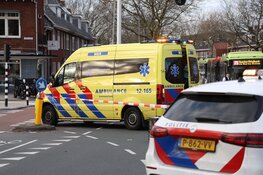 Maaltijdbezorger gewond bij botsing in Haarlem