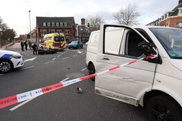 Maaltijdbezorger gewond bij botsing in Haarlem