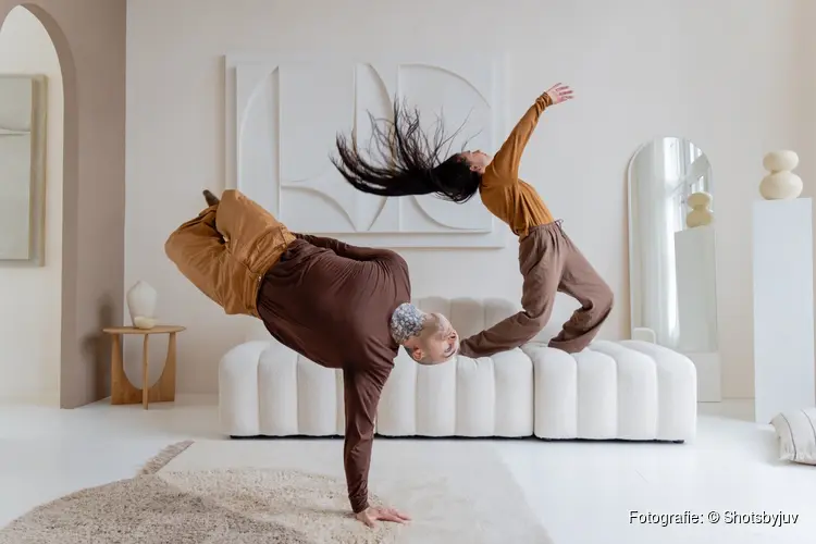 Home is een mix van breakdance en moderne dans  uitgevoerd door de creatievelingen van ISH Dance Collective