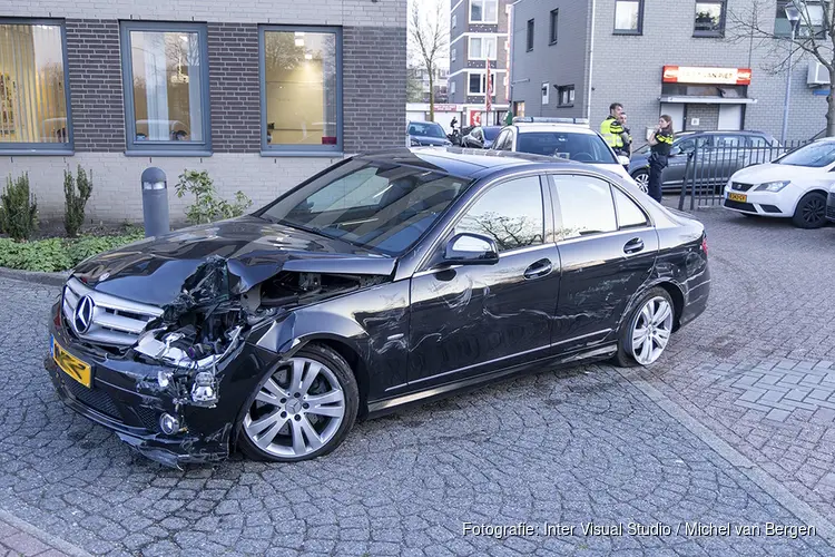 Veel schade bij ongeval Belgielaan in Haarlem