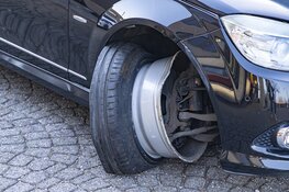 Veel schade bij ongeval Belgielaan in Haarlem