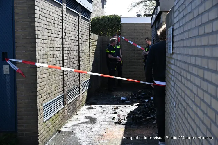 Brand in achtertuin Beverwijk: vermoedelijk aangestoken