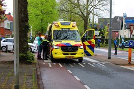 Autoruit barst na aanrijding met fietser: persoon naar ziekenhuis in Heemstede