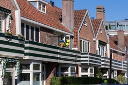 Brand op balkon van woning in Haarlem