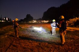 Stapel gemaaid gras vliegt in brand in Heemskerk
