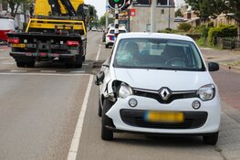 Aanrijding tussen auto en elektrische step, slachtoffer met spoed naar ziekenhuis
