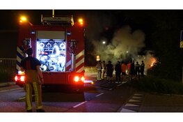 Hooibaal in brand op de Hoflanderweg