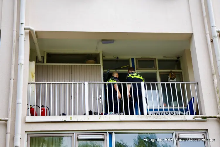 Vier woningen tijdelijk ontruimd bij woningbrand in Haarlem