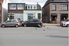 Automobiliste richt ravage aan in IJmuiden