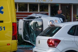 Auto slaat over de kop in Beverwijk