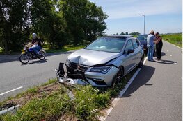 Beschonken bestuurder rijdt lantaarnpaal uit de grond aan Staringerweg in Akersloot