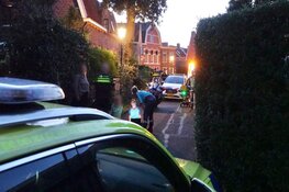 Voetganger aangereden door auto in Spaarndam, auto rijdt door