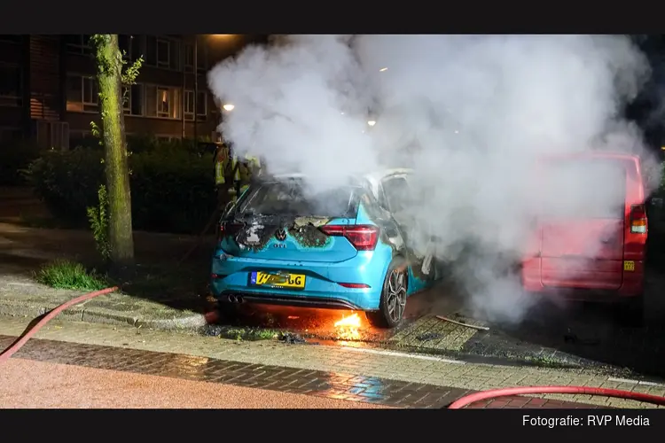 Auto uitgebrand op parkeerplaats in Beverwijk
