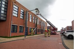 Nummeringszuil door windvlaag losgeraakt van gevel bedrijventerrein Trompet Heemskerk