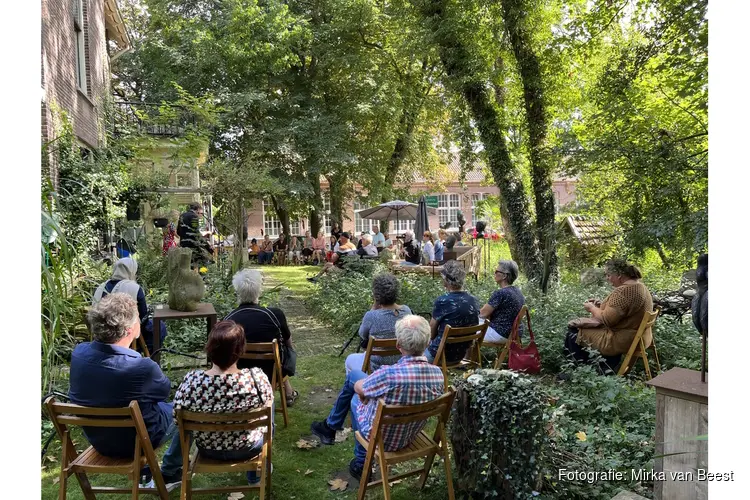 Muziektuinen festvial: Een intieme ontmoeting van bands en publiek in de open lucht en binnenlocaties