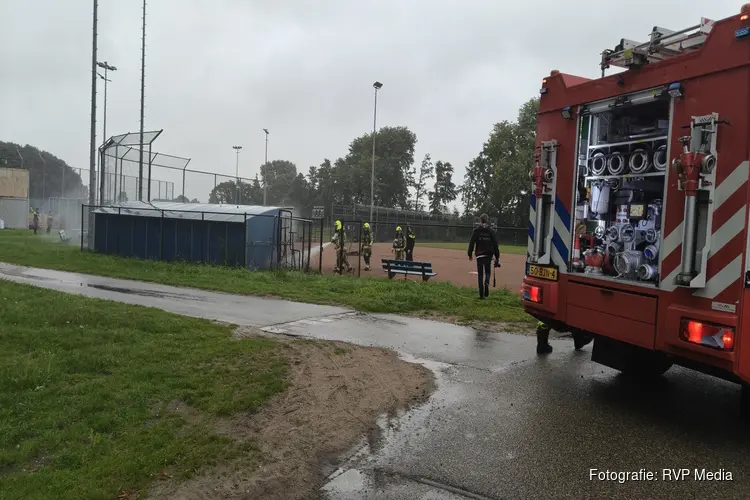 Brand in tribune op sportveld van Heemstede