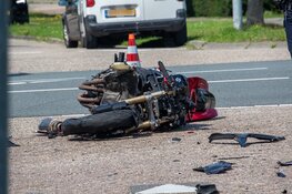 Motorrijder ernstig gewond na aanrijding met auto