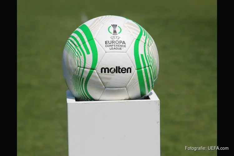 AZ pakt met tien man nipte zege in Liechtenstein