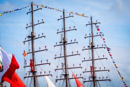Veel bekijks bij Sail in IJmuiden tijdens vaartocht naar Amsterdam
