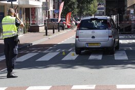 Politie doet onderzoek na aanrijding tussen twee voetgangers en automobilist in Beverwijk